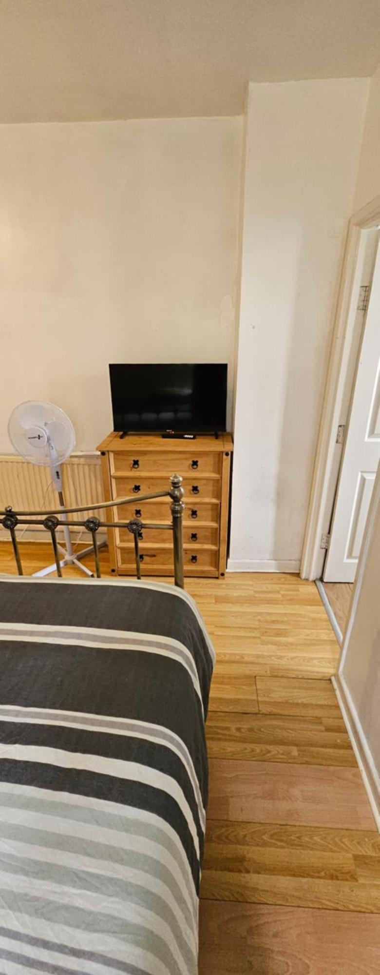 No Frills & Nothing Fancy 1 Bed Studio City Centre Кардифф Экстерьер фото